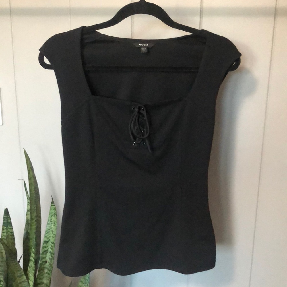 GUESS LACEFRONT CLEAVAGE BLACK BLOUSE